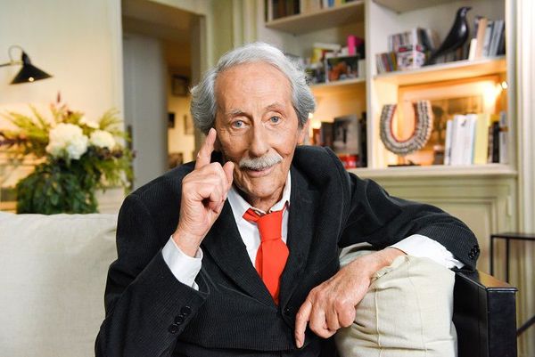 In typical dandy-esque pose: Jean Rochefort who, besides acting, harboured a life-long passion for equestrian pursuits.